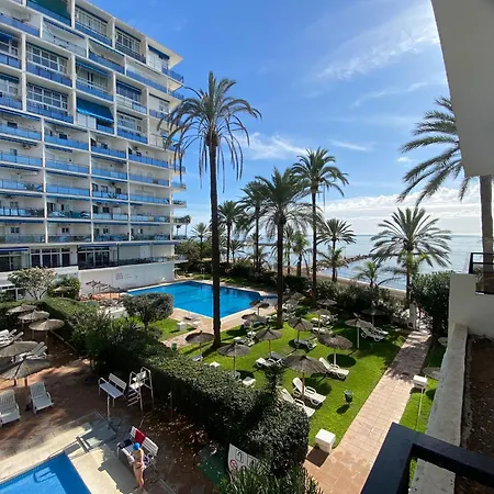 Homely Skol - Pool & Sea Views Apartamento